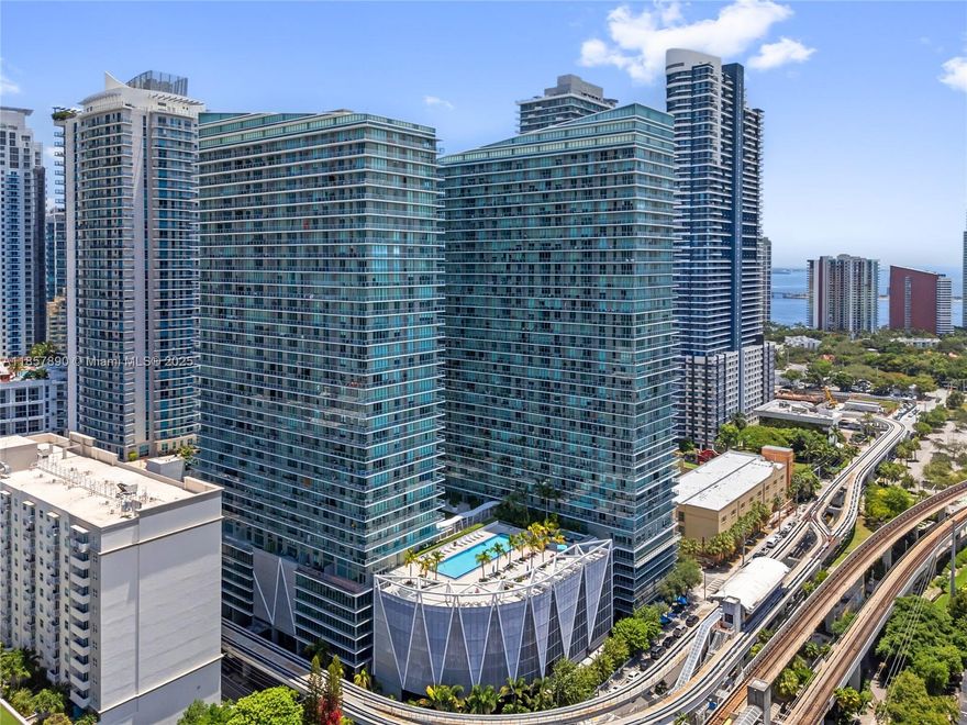 Unbeatable location in the heart of Brickell, located within the same building as dining hotspots Marion, Pura Vida, Coyo Taco and just steps to Mary Brickell Village, Brickell City Centre, and the Metromover/Metro Rail for quick city access. This spacious residence at Axis on Brickell offers an expansive balcony with direct views of Mary Brickell Village and the dynamic city skyline. Interior features: floor-to-ceiling glass, wood-style flooring, and a sleek European kitchen with stainless steel appliances. Axis on Brickell offers resort-style amenities including a fitness center, spa, lap and infinity-edge pools, theater room, business center, BBQ area, and more. Flexible rental policy allows 12 leases per year with a 30-day minimum.