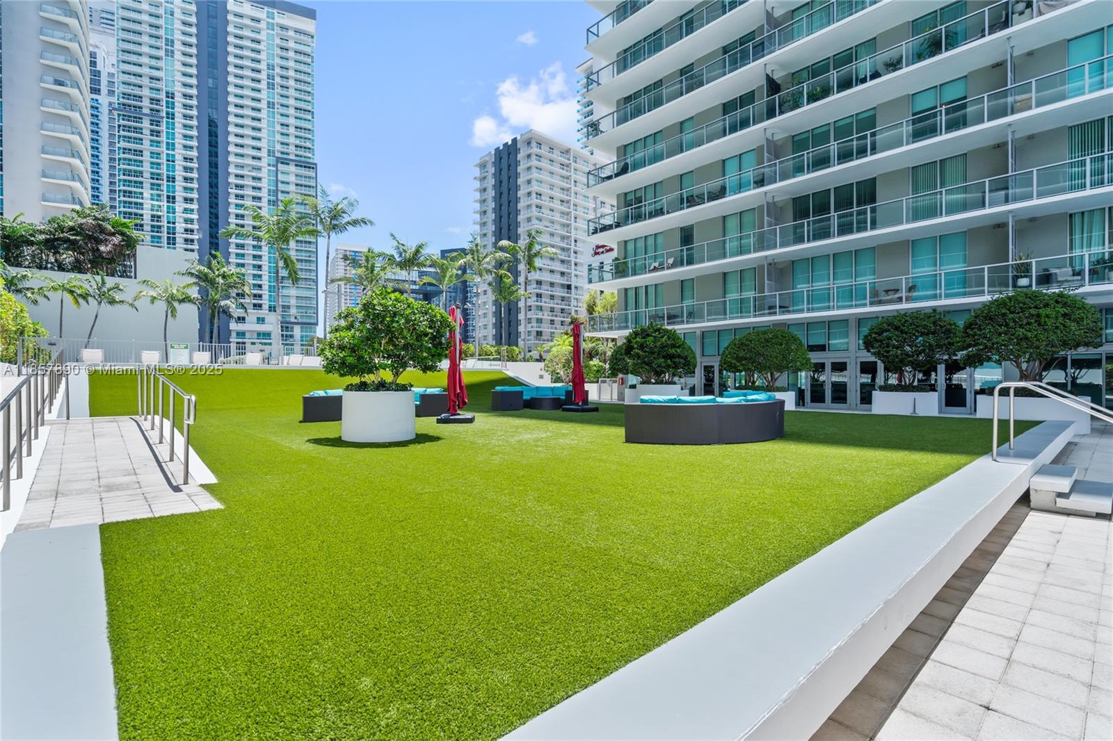THE AXIS ON BRICKELL II C - Residential