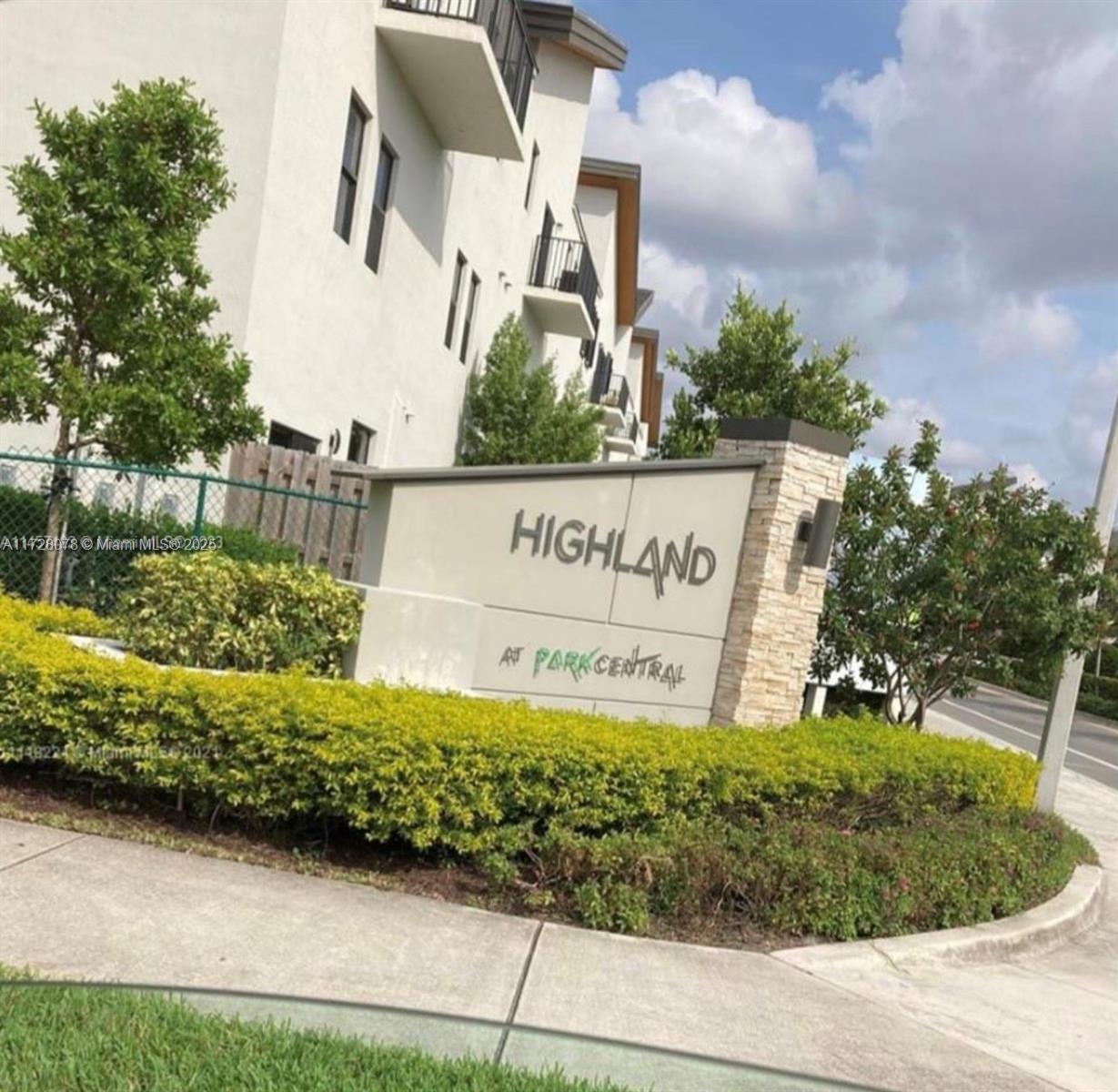Rental Property at 10479 Nw 82nd St 2, Doral, Miami-Dade County, Florida - Bedrooms: 2 
Bathrooms: 3  - $3,300 MO.