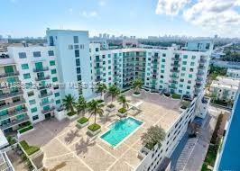 HOLLYWOOD STATION RES CON - Residential