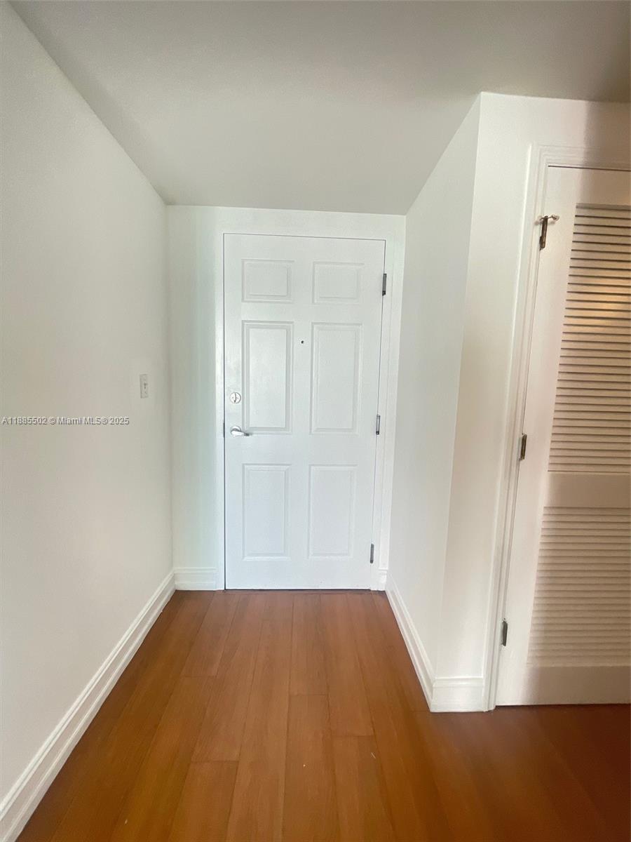 HOLLYWOOD STATION RES CON - Residential