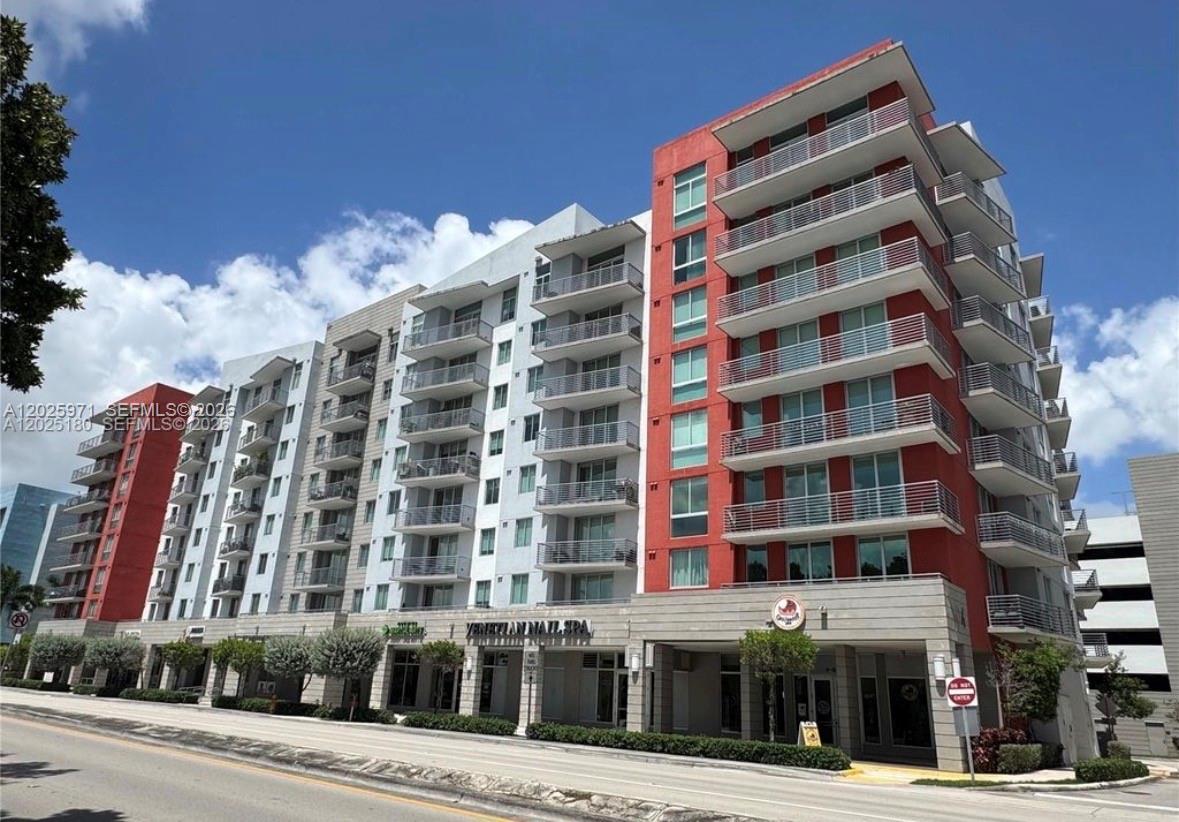 MIDTOWN DORAL CONDO 4 - Residential