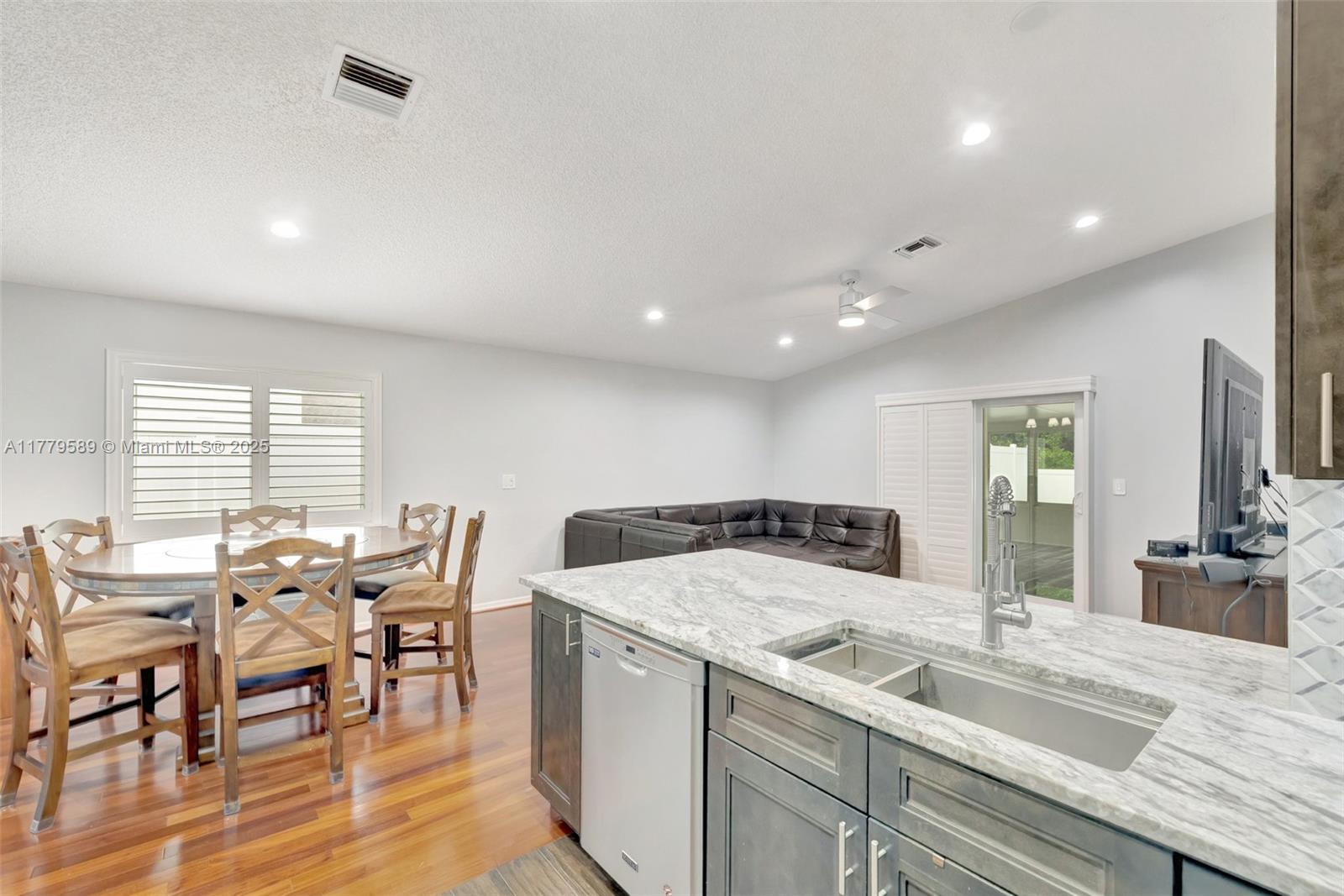 OLYMPIA & YORK - Residential