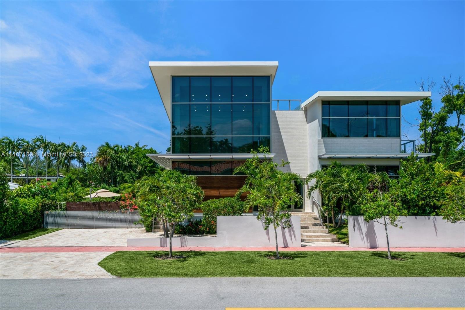 View Miami Beach, FL 33140 house