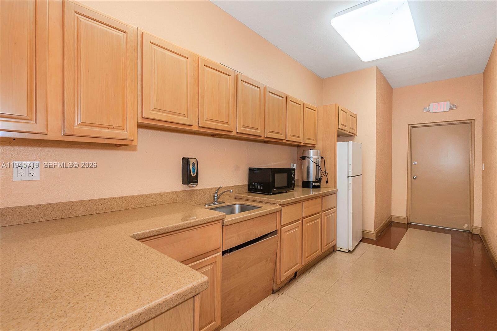 SUNRISE LAKES 138 CONDO - Residential