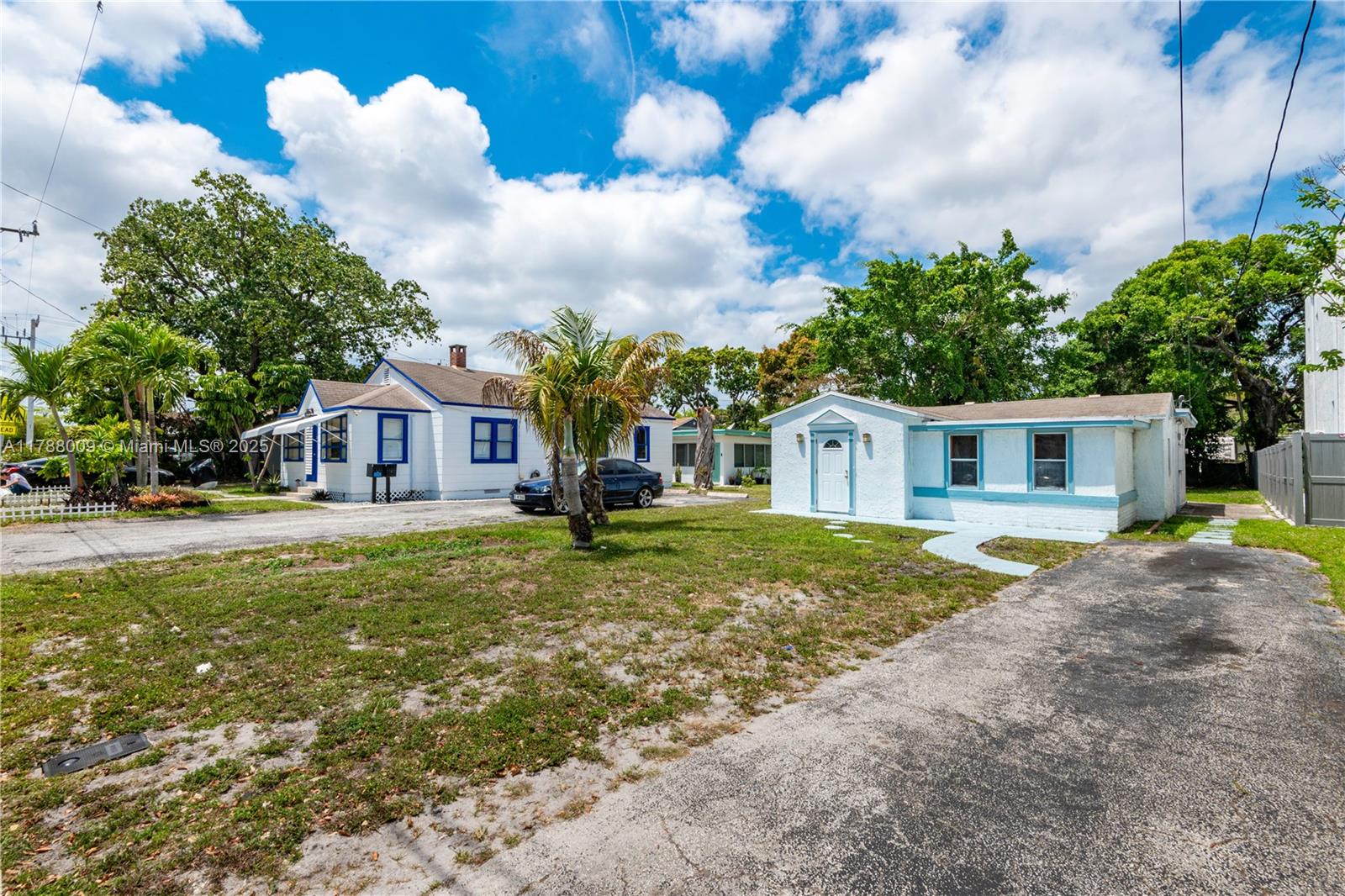 1027 Ne 33rd St, Oakland Park, Miami-Dade County, Florida - 3 Bedrooms  
2 Bathrooms - 