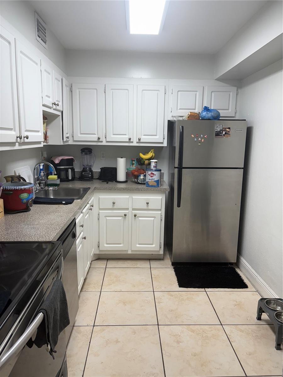 Rental Property at Address Not Disclosed, North Miami, Miami-Dade County, Florida - Bedrooms: 1 
Bathrooms: 2  - $1,800 MO.