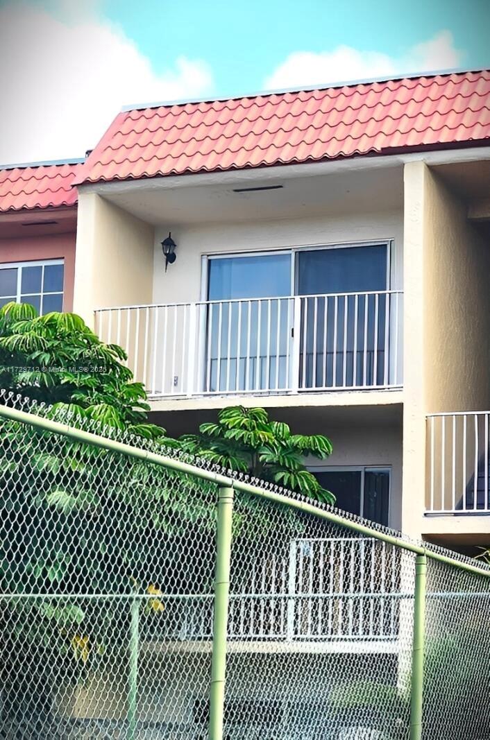 DORAL GARDENS II CONDO - Residential