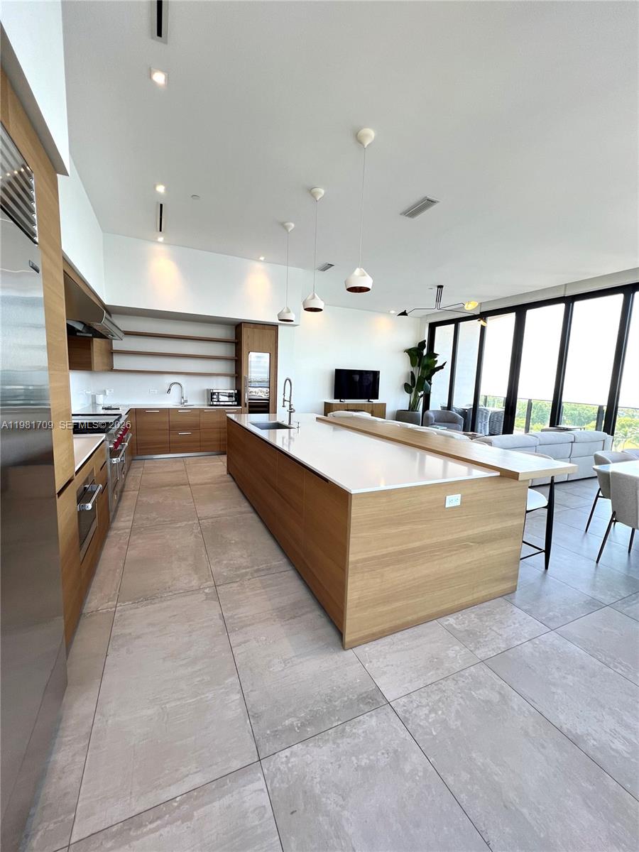 3581 E Glencoe St 601