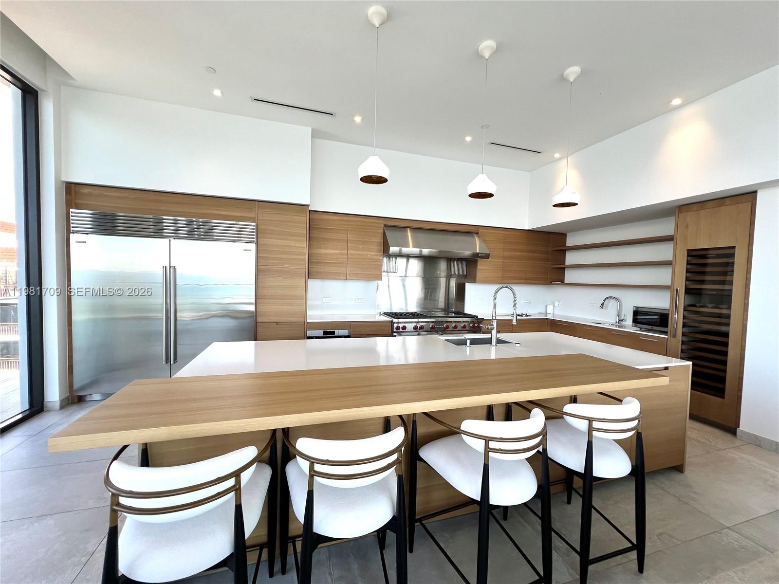 3581 E Glencoe St 601