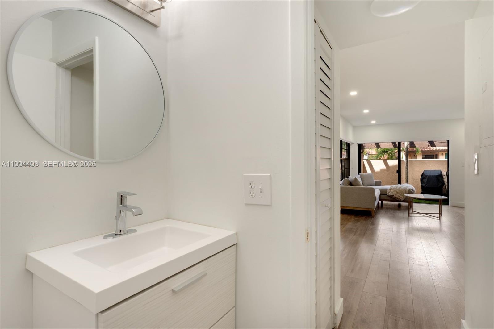 HOST CROSSINGS - Residential Lease