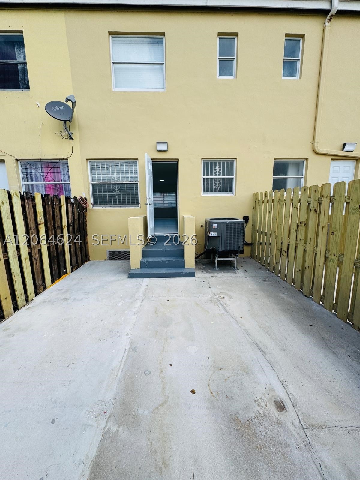 8454 NW 4th Ave 8454, Miami FL 33150