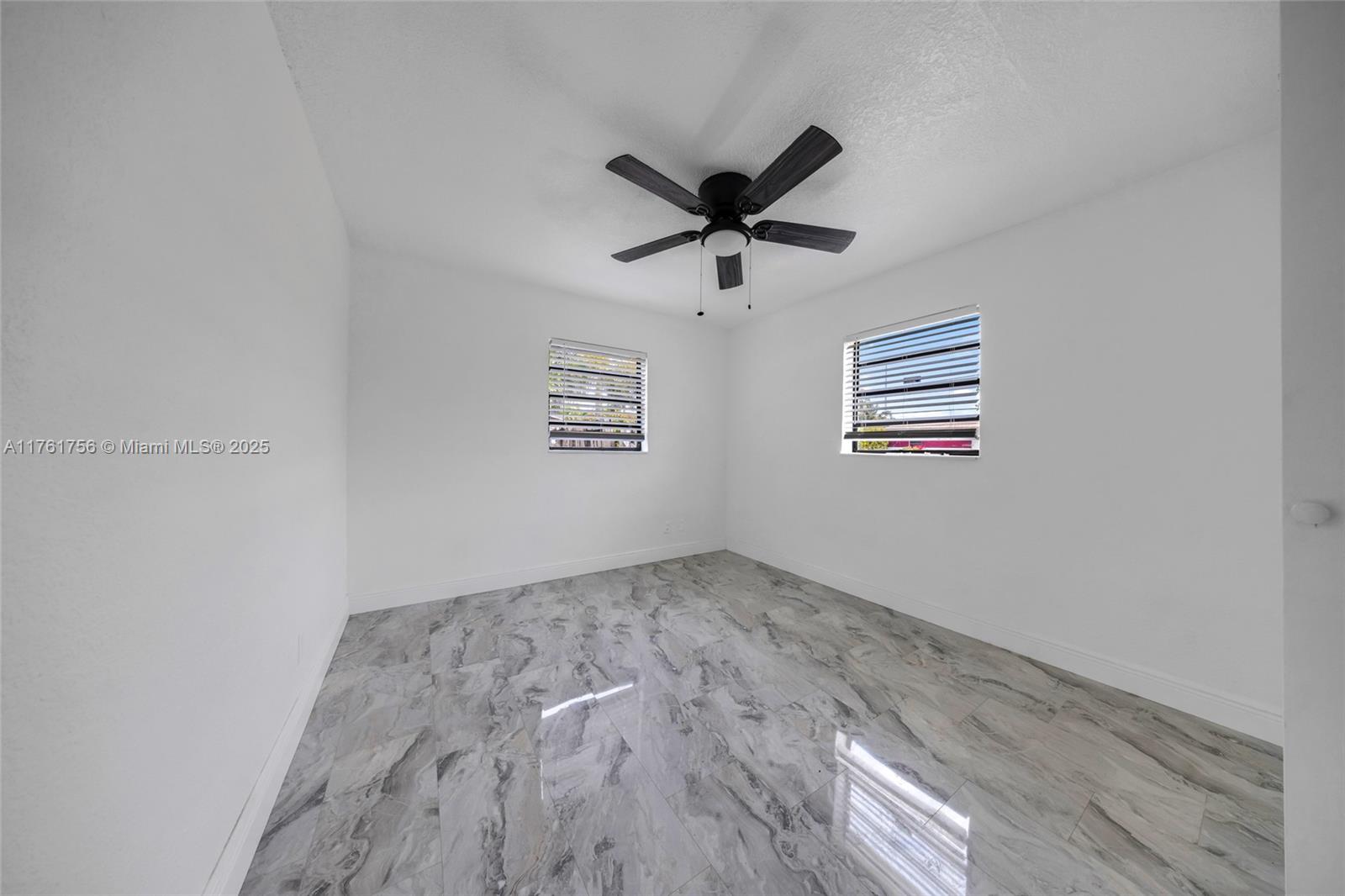 PLAYLAND ISLES - Residential