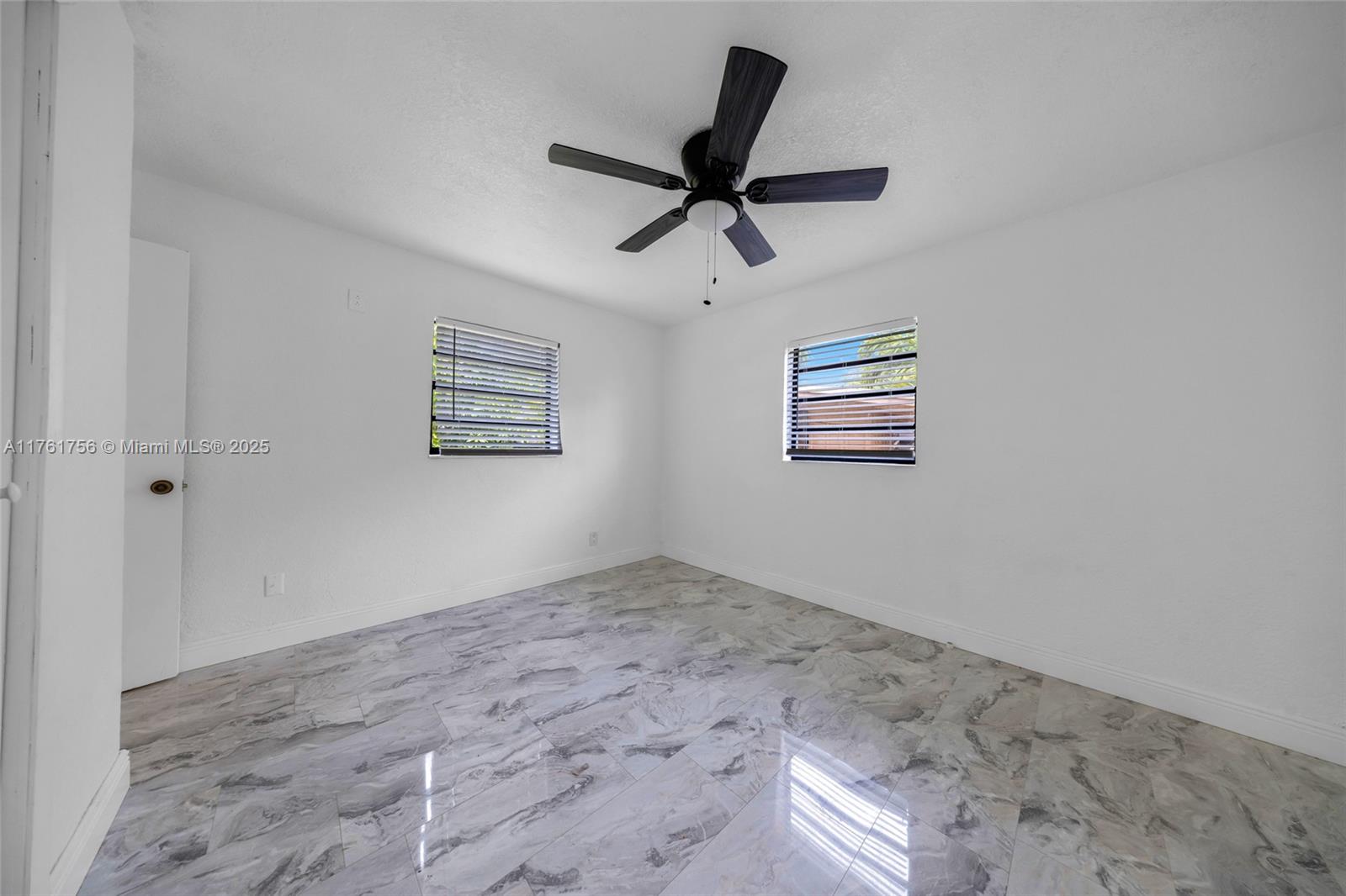 PLAYLAND ISLES - Residential