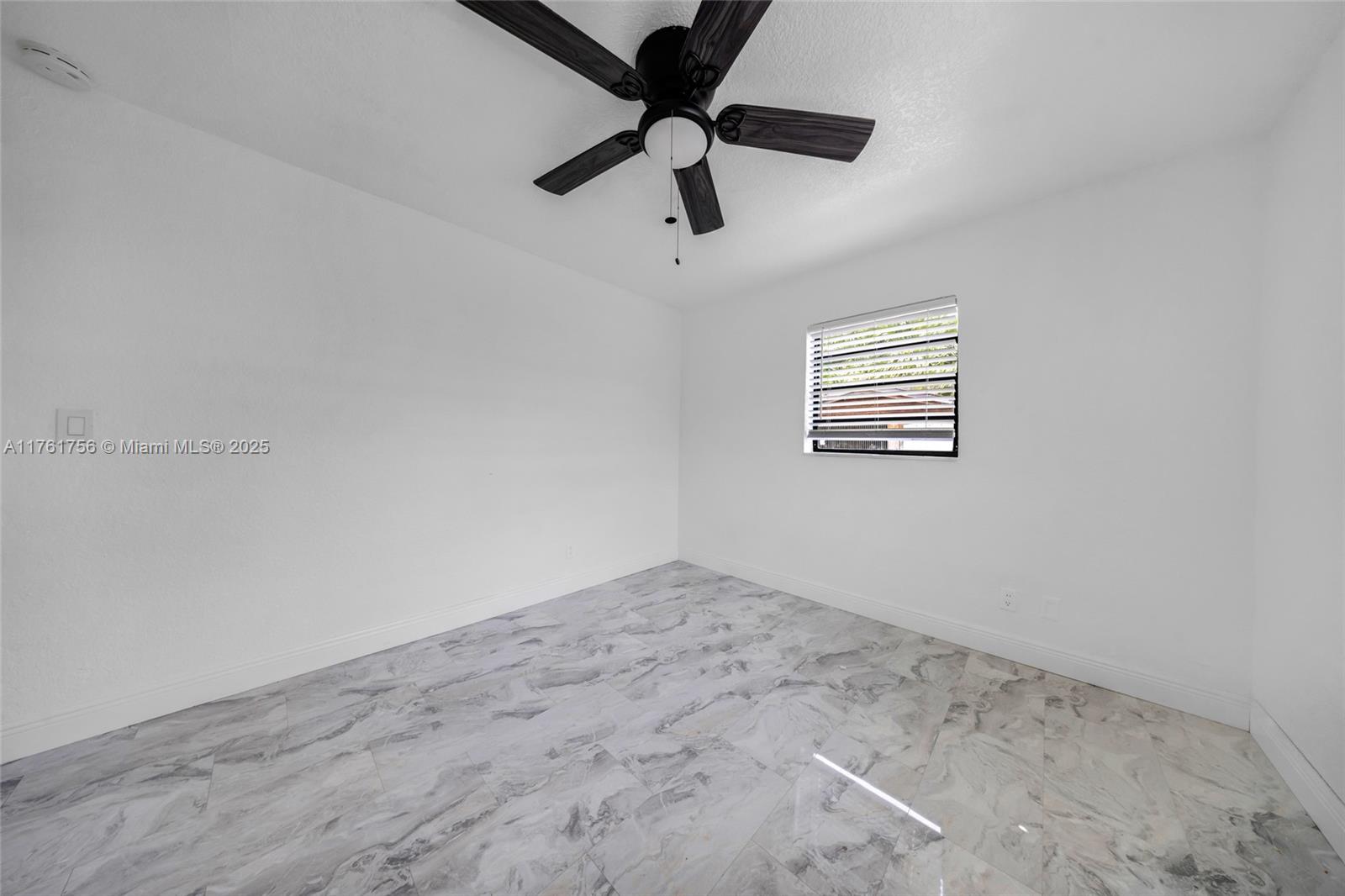 PLAYLAND ISLES - Residential