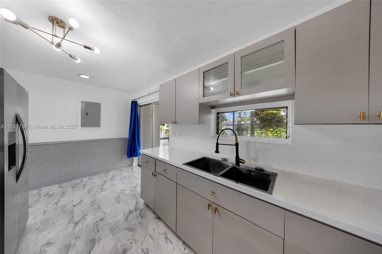 PLAYLAND ISLES - Residential