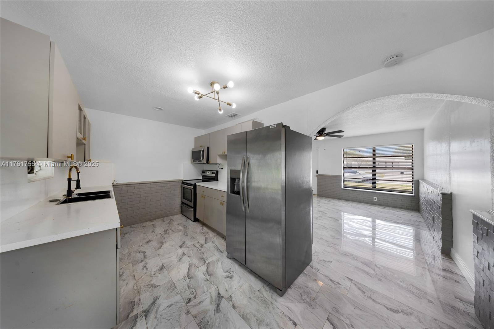 PLAYLAND ISLES - Residential