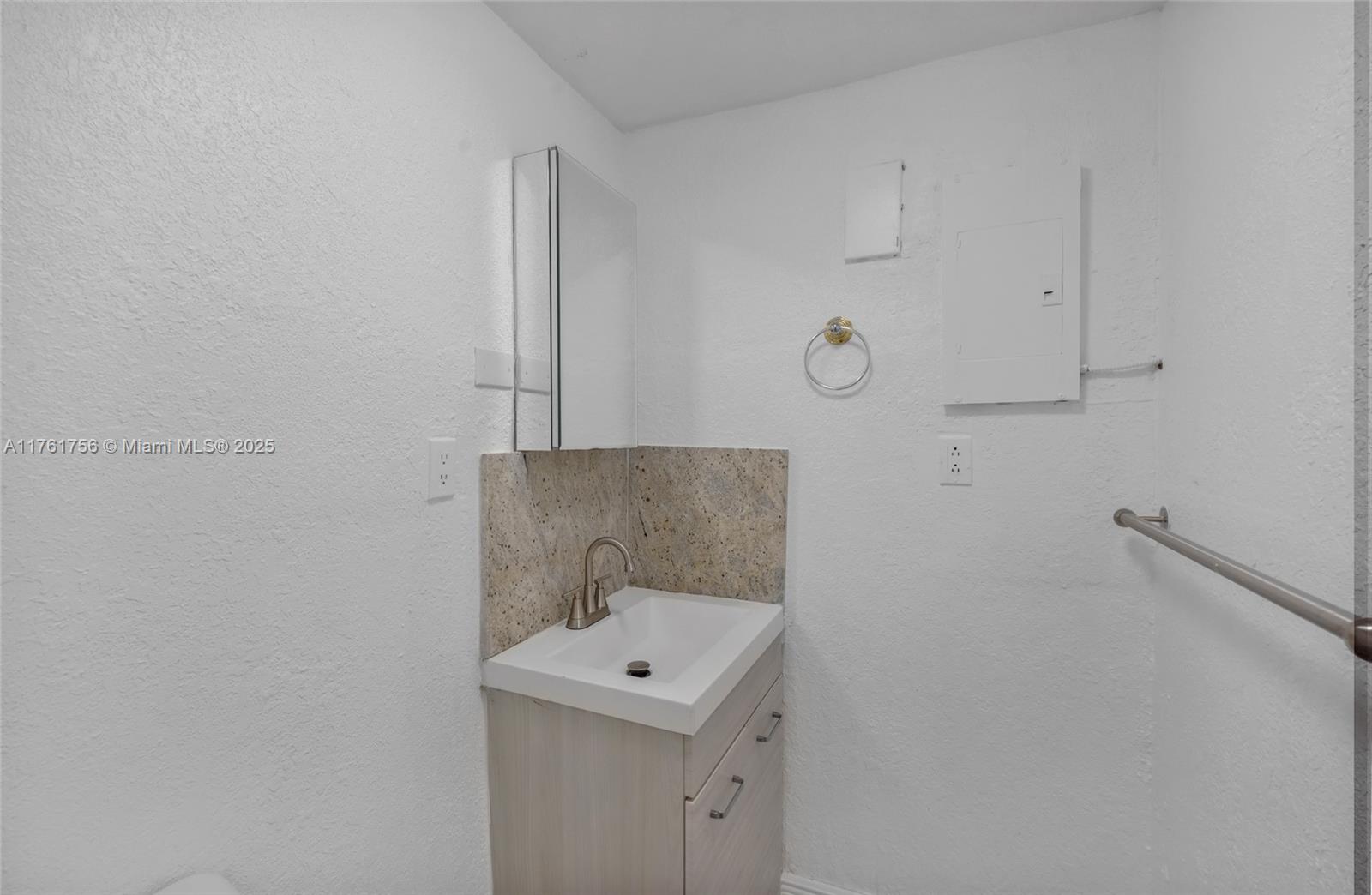 PLAYLAND ISLES - Residential