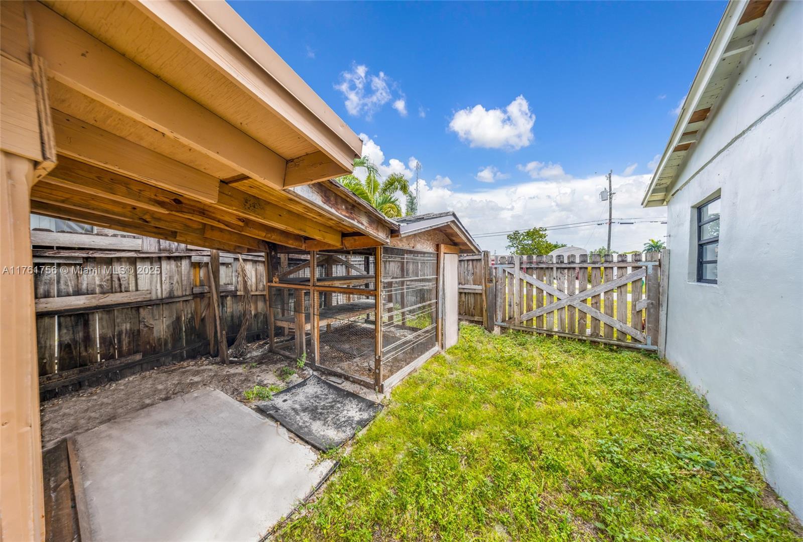 PLAYLAND ISLES - Residential