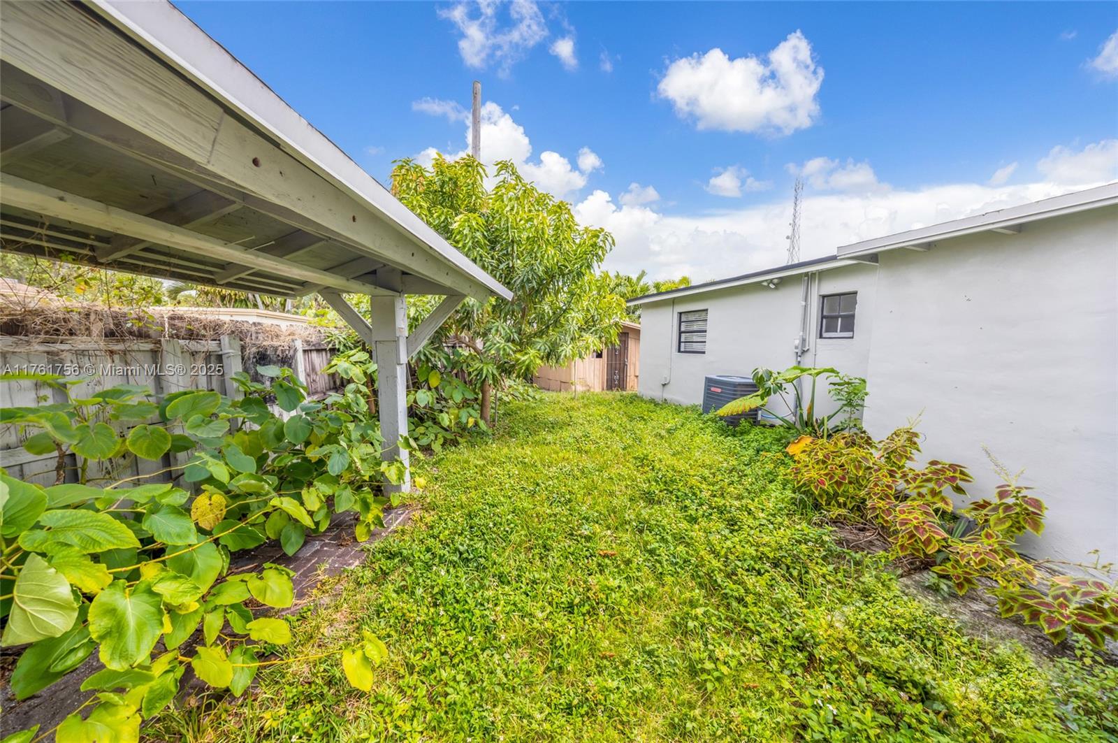 PLAYLAND ISLES - Residential