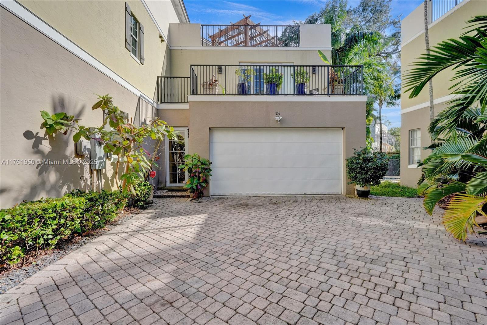 Rental Property at 816 Sw 10th St, Fort Lauderdale, Broward County, Florida - Bedrooms: 3 
Bathrooms: 4  - $6,000 MO.