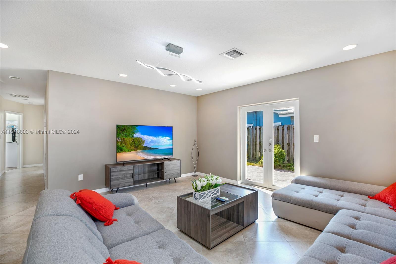 CORAL HILLS - Residential Lease