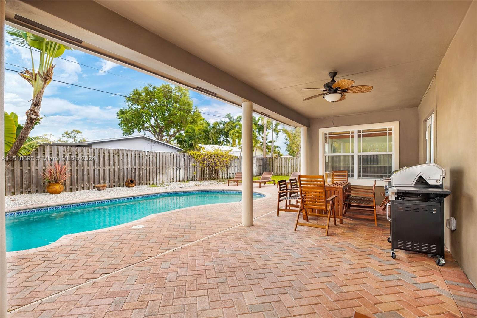 CORAL HILLS - Residential Lease