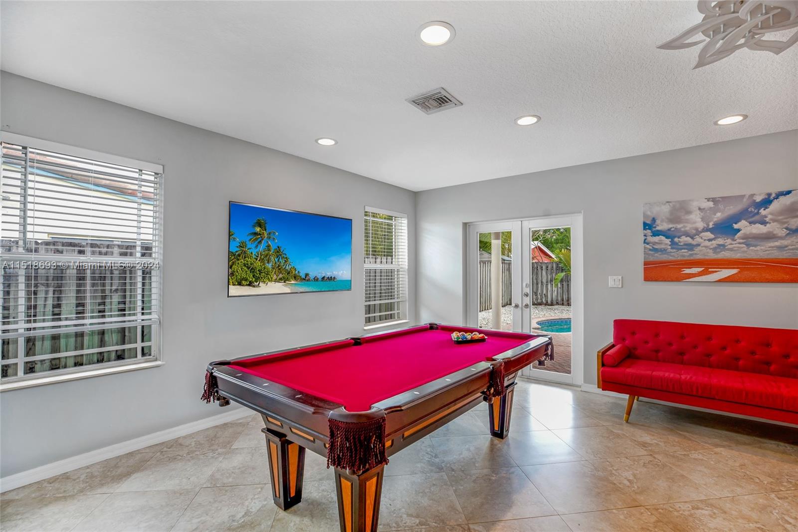 CORAL HILLS - Residential Lease