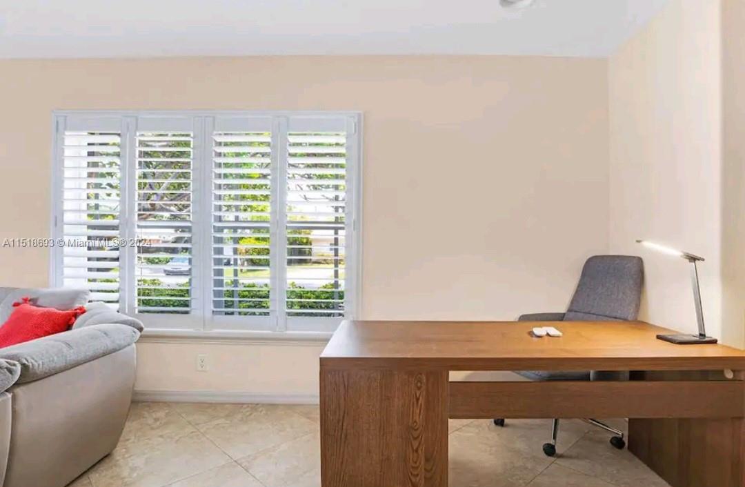 CORAL HILLS - Residential Lease