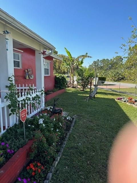 Single Family Residence in Miami FL 17201 122nd Ave Ave.jpg