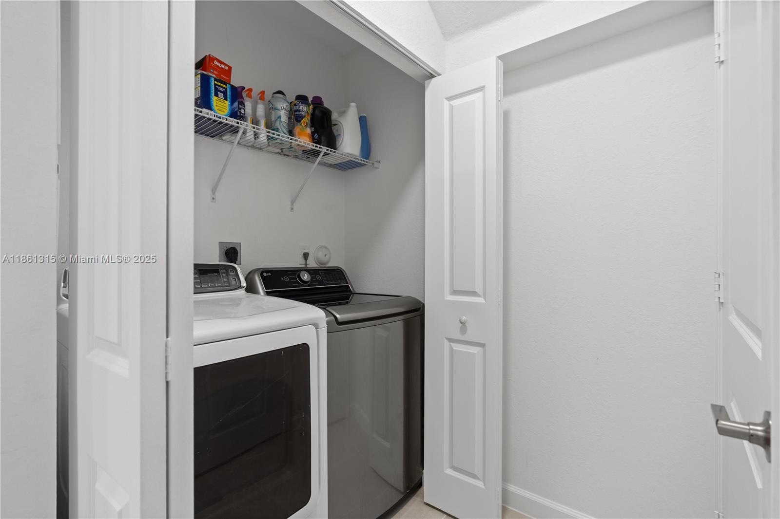 PINE ISLE - Residential