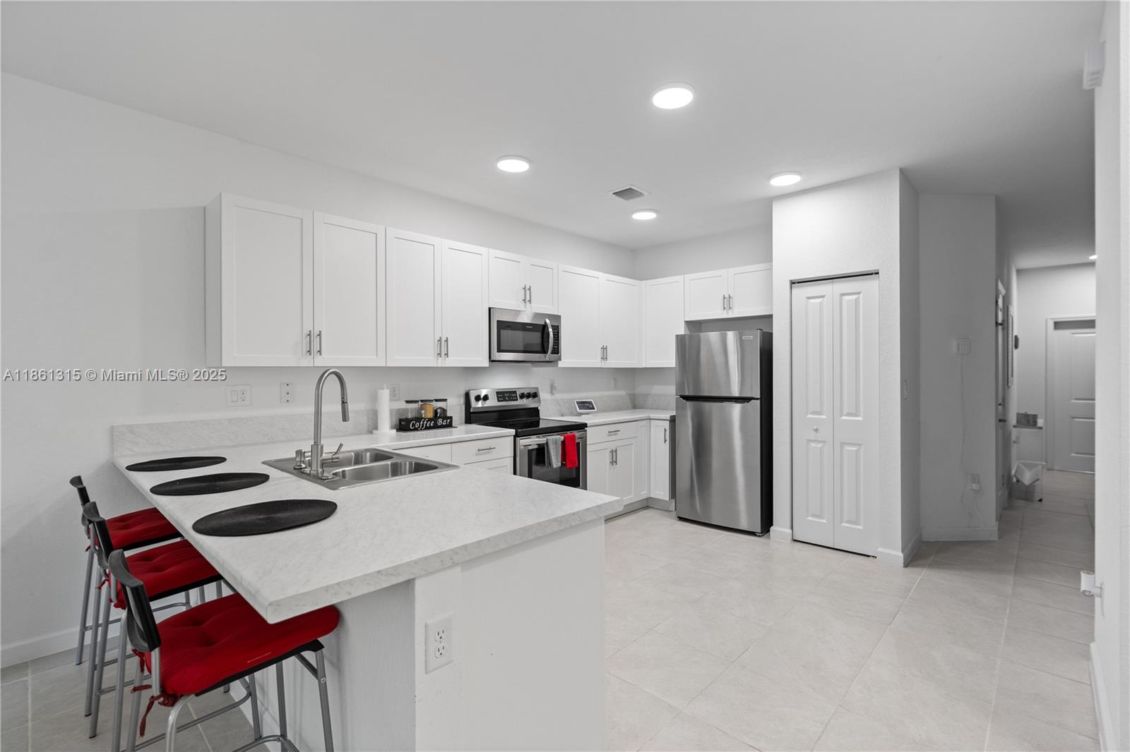 PINE ISLE - Residential