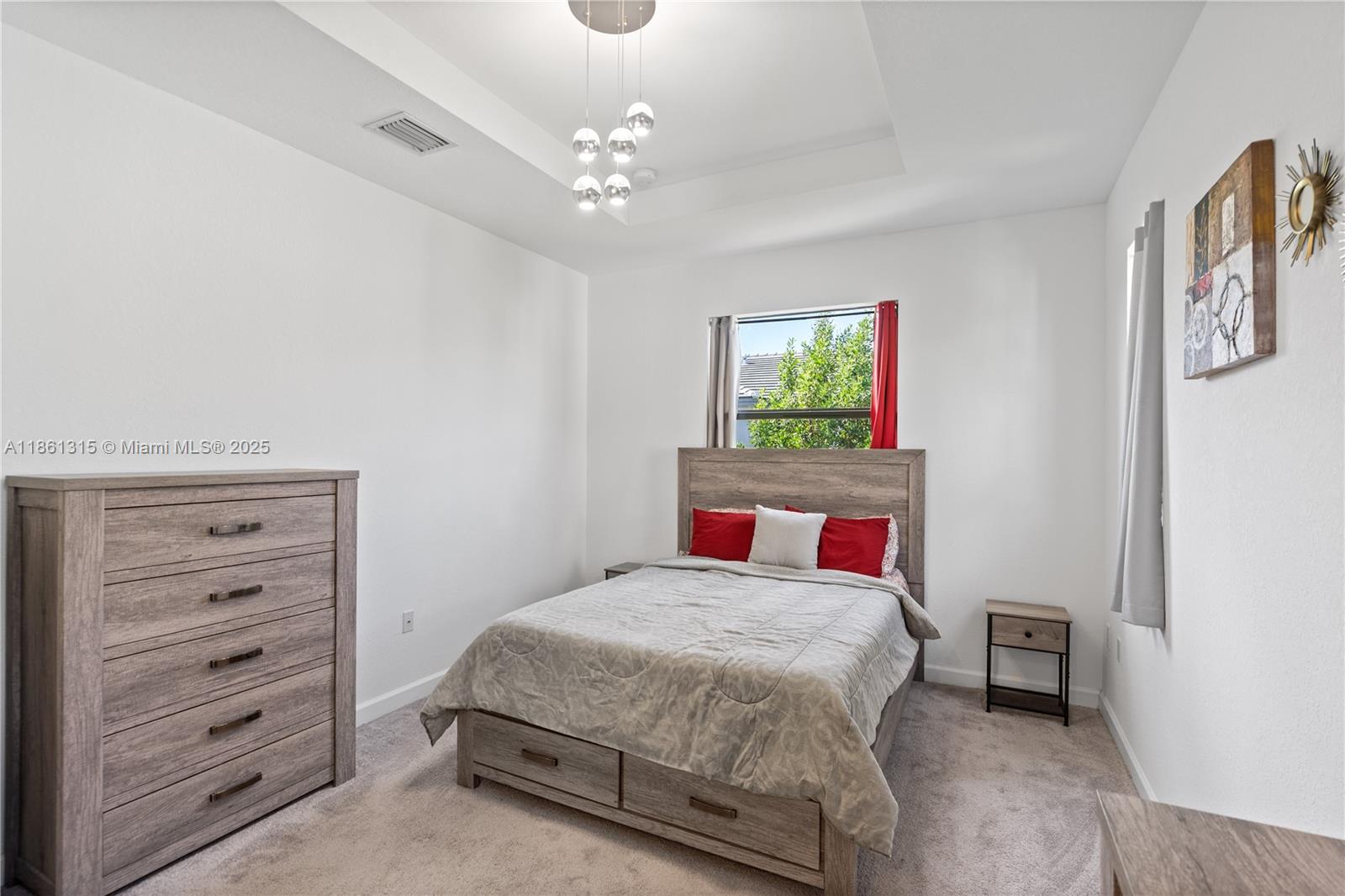 PINE ISLE - Residential