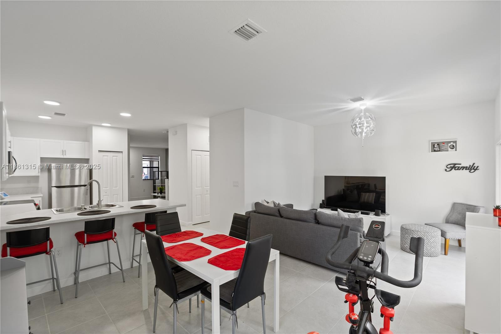 PINE ISLE - Residential