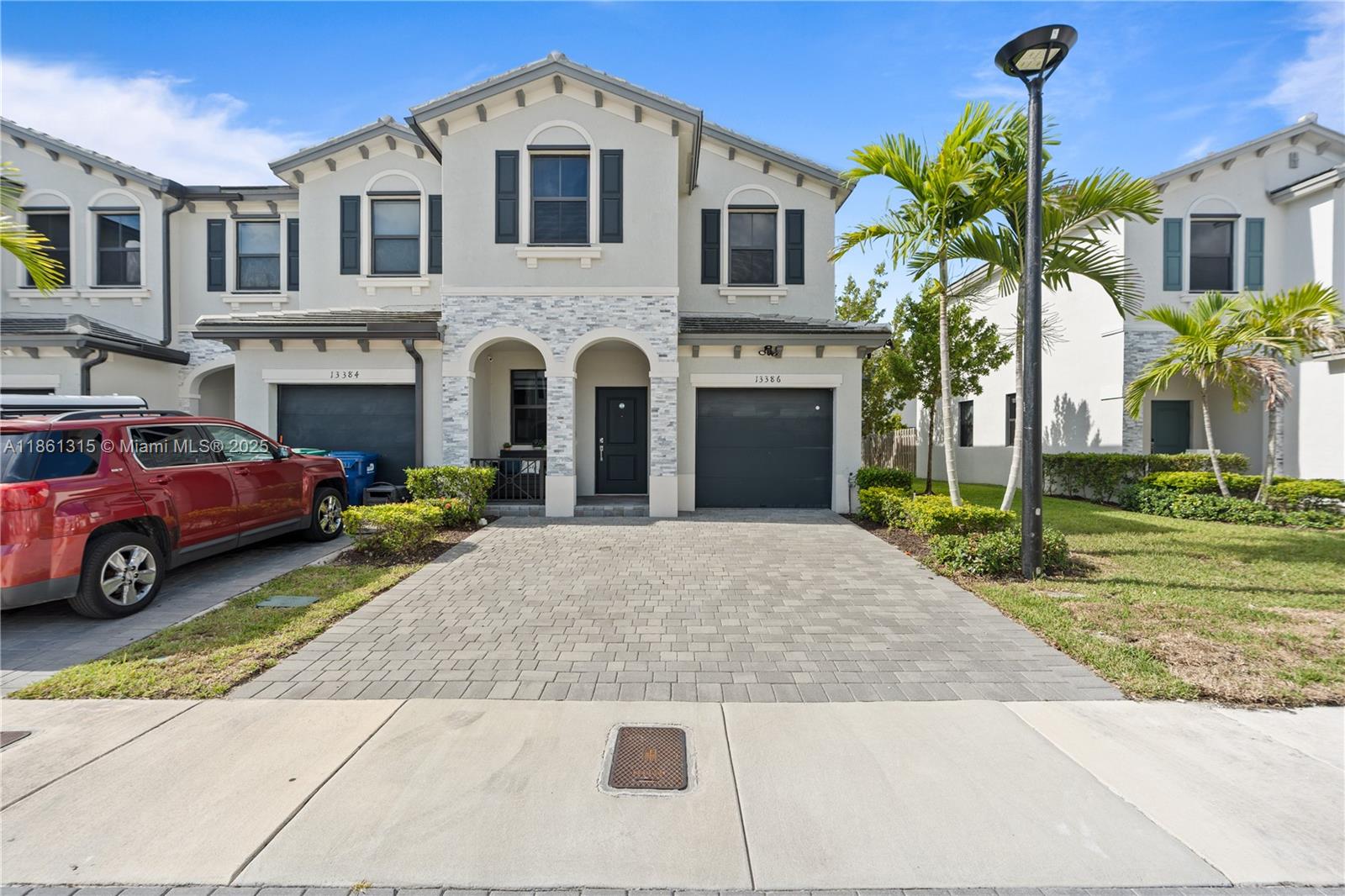 PINE ISLE - Residential