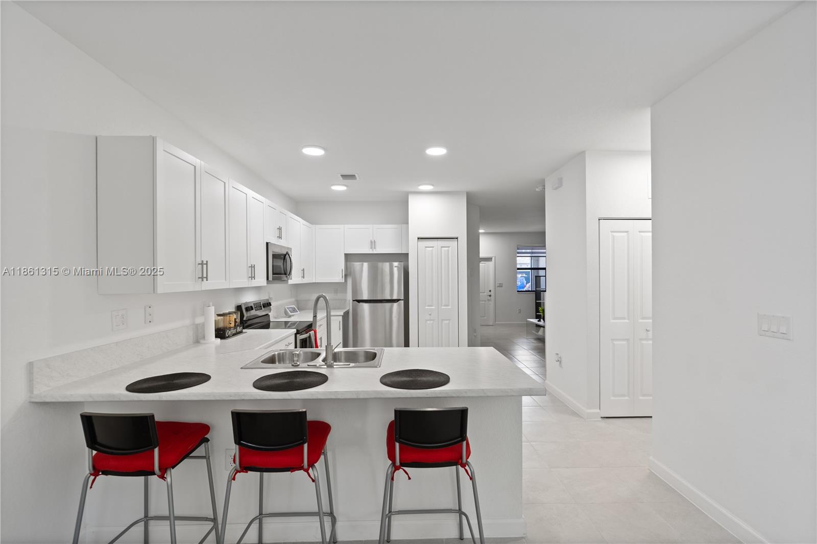 PINE ISLE - Residential