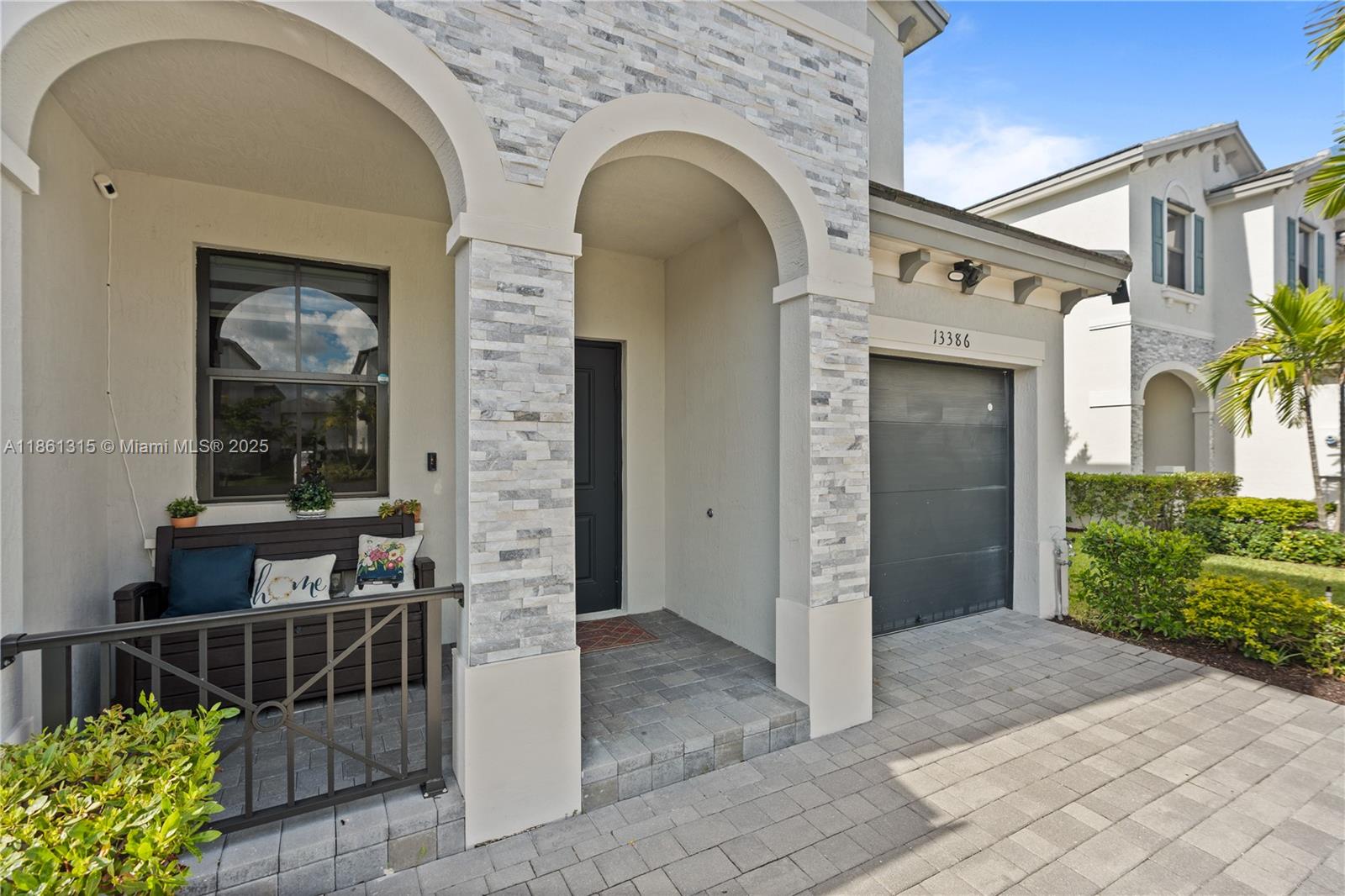 PINE ISLE - Residential