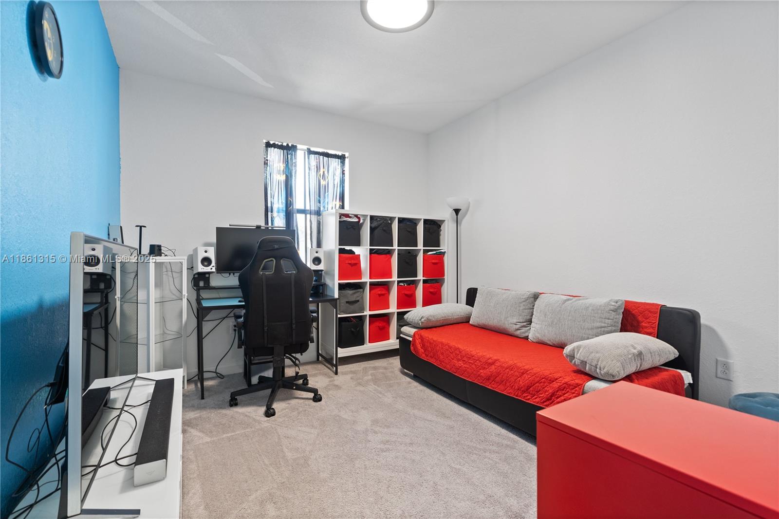 PINE ISLE - Residential