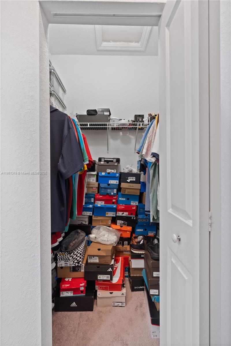 PINE ISLE - Residential