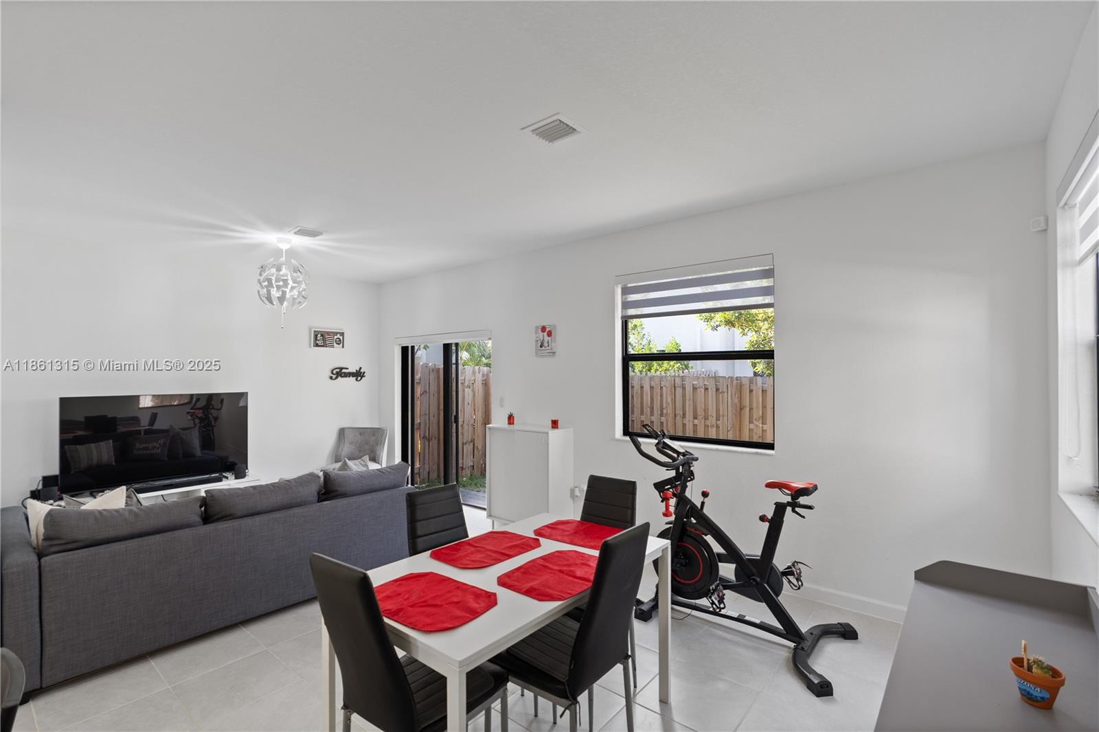 PINE ISLE - Residential