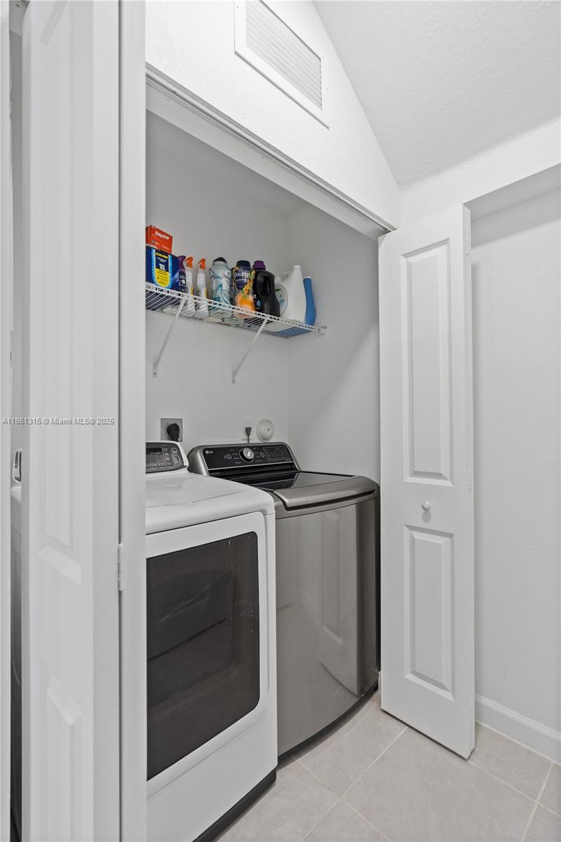 PINE ISLE - Residential