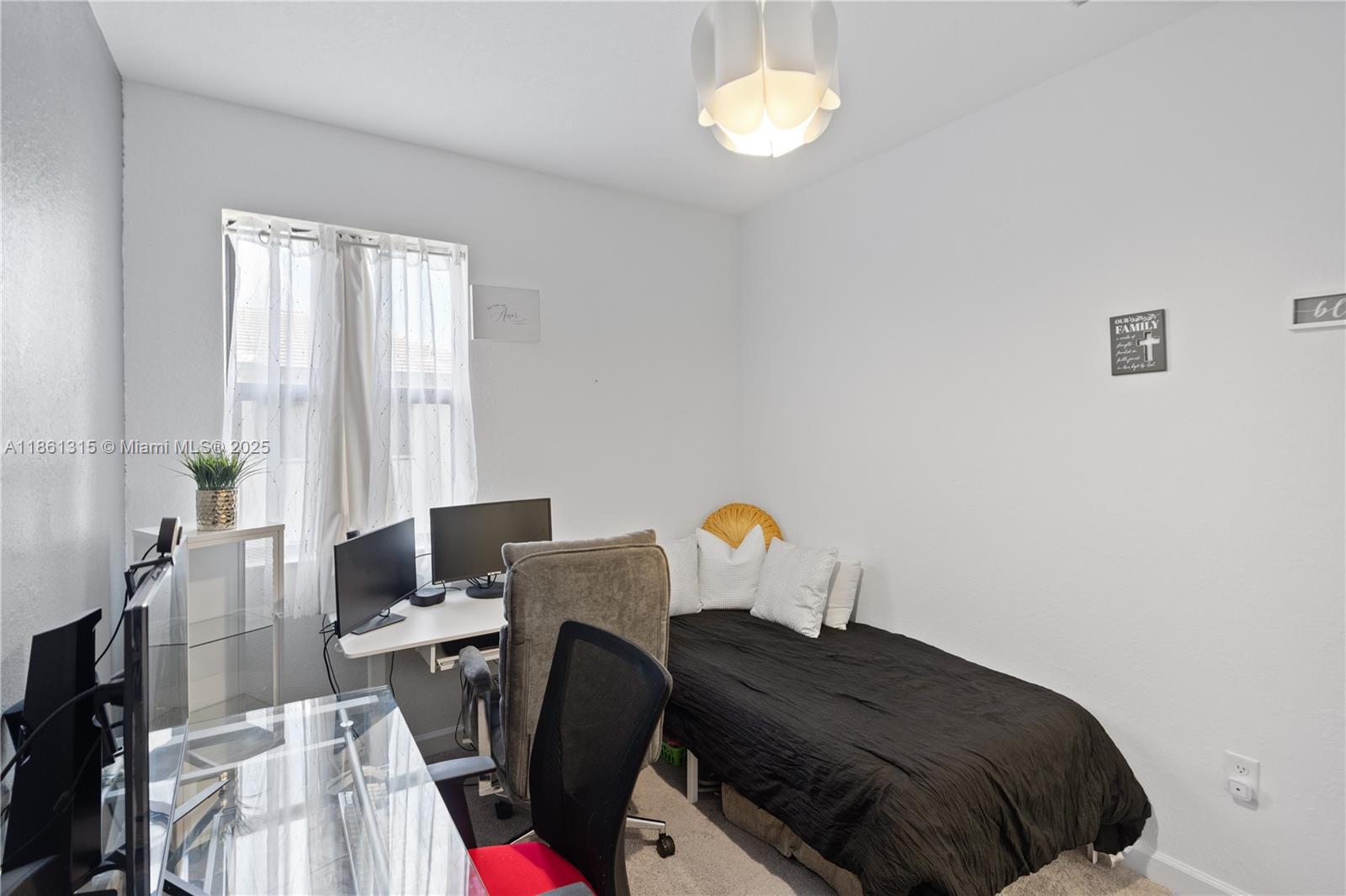 PINE ISLE - Residential