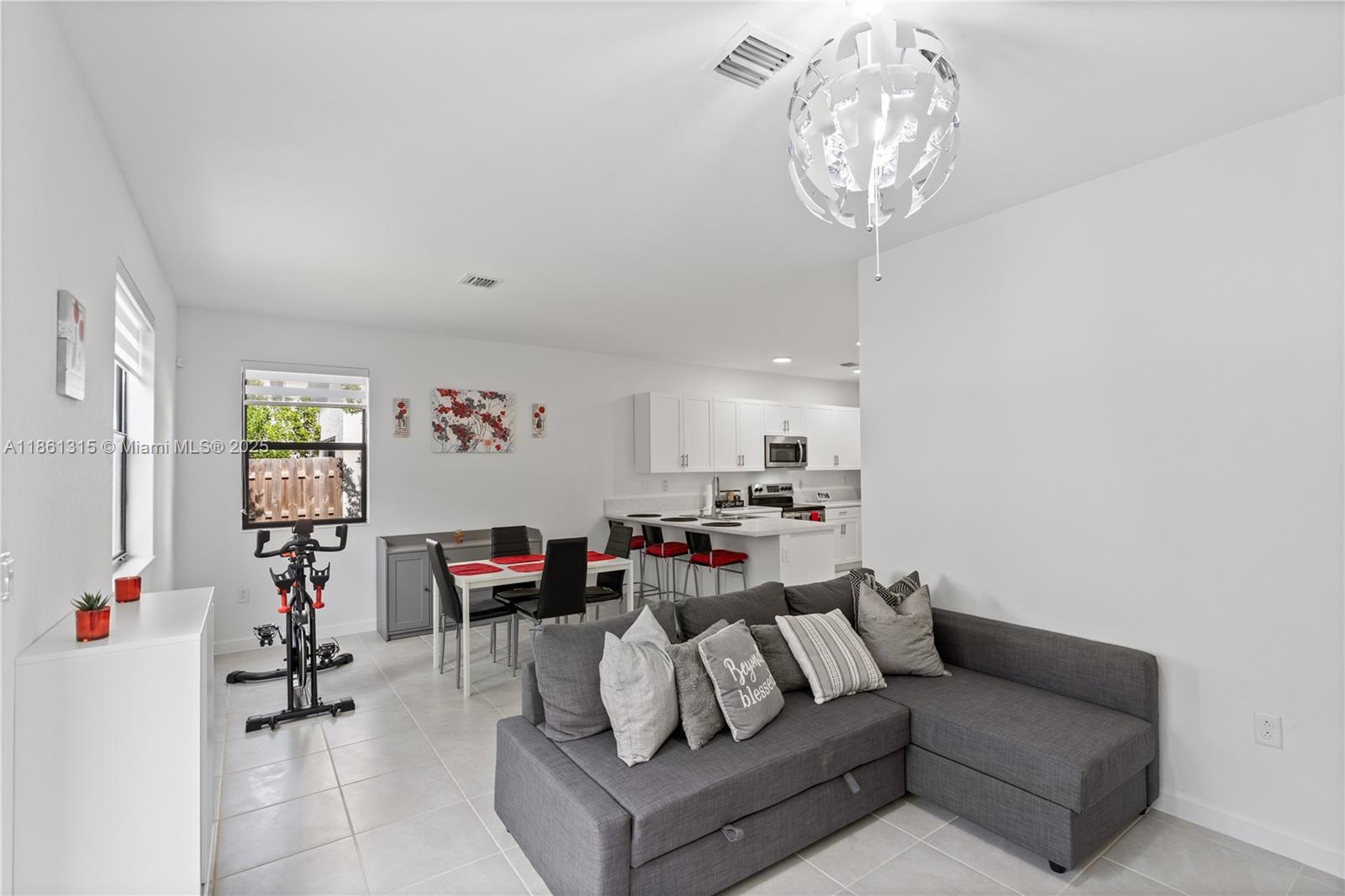 PINE ISLE - Residential