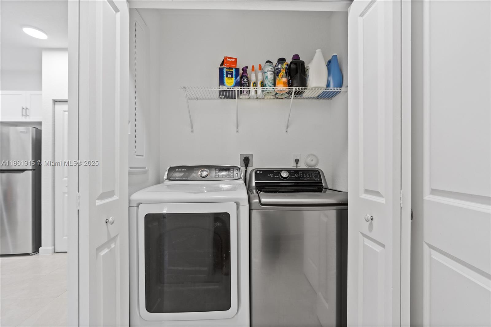 PINE ISLE - Residential