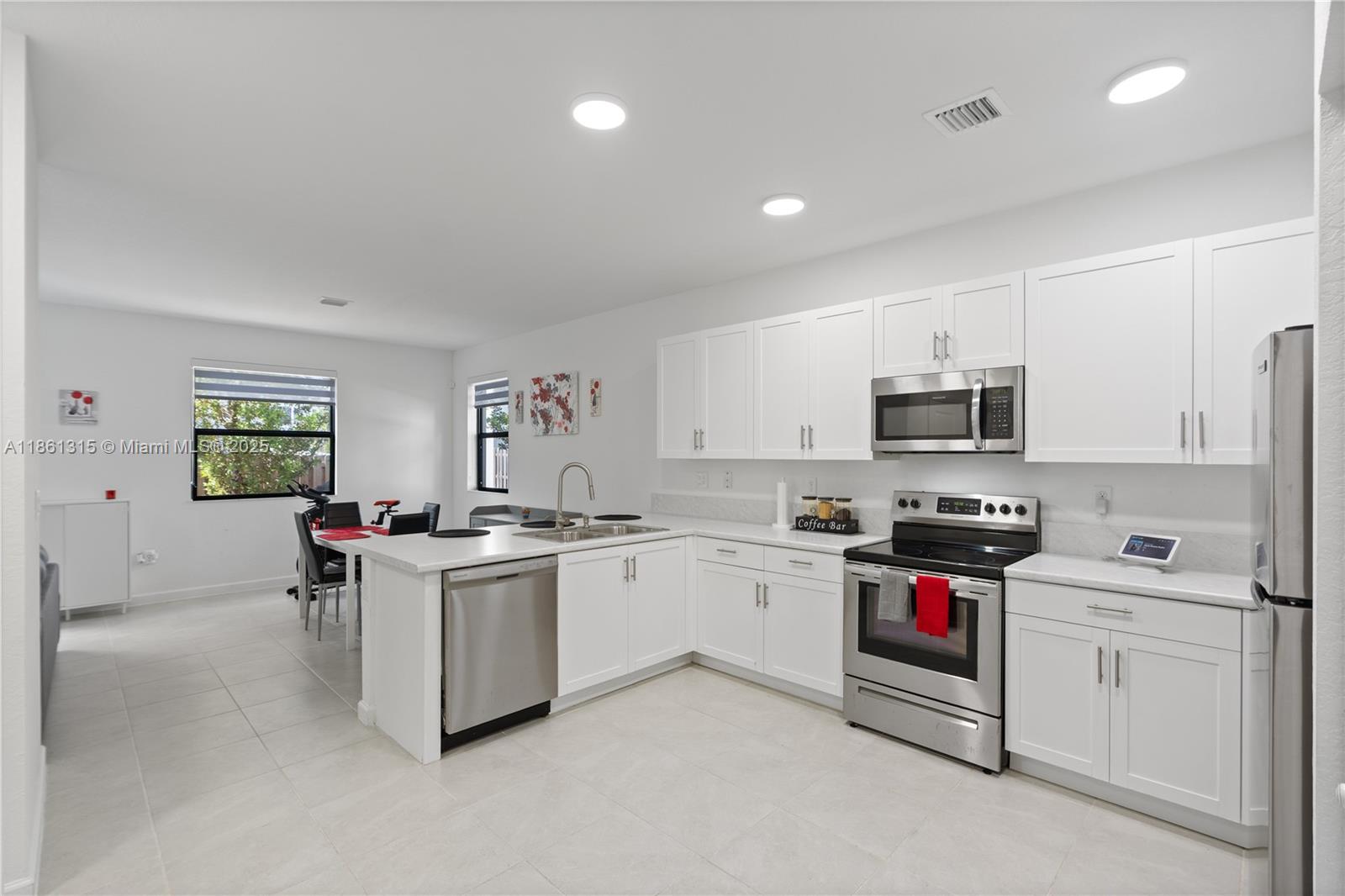 PINE ISLE - Residential