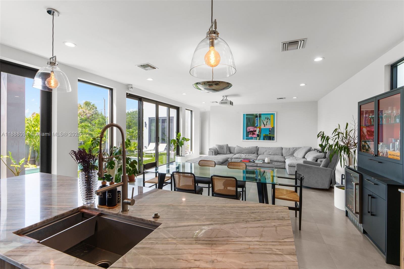 Petite - Residential