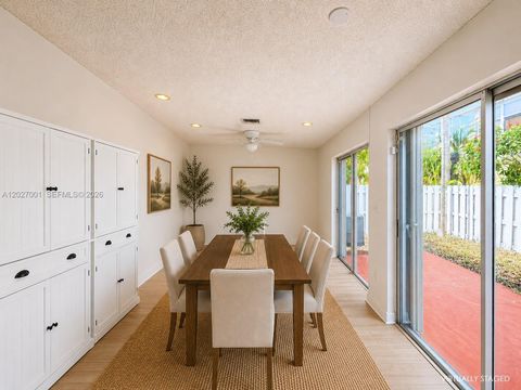 Tiny photo for 841 NW 98th Ave, Plantation, FL 33324 (MLS # A12027001)
