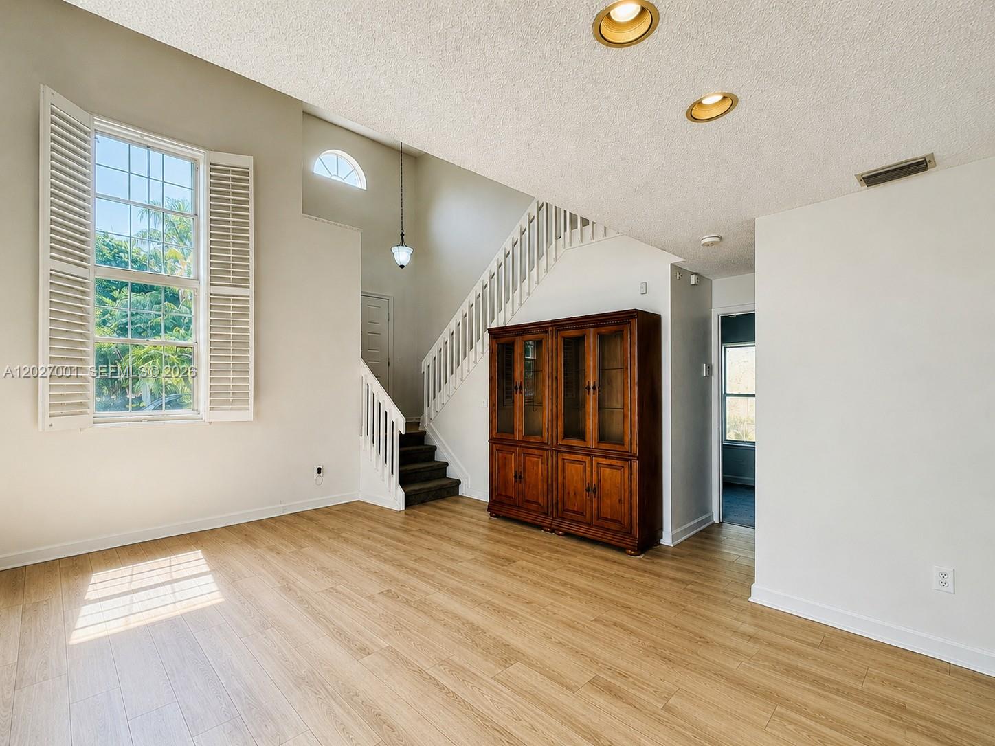 View photos, virtual tours, details... 841 NW 98th Ave