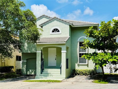 Photo of 841 NW 98th Ave, Plantation, FL 33324 (MLS # A12027001)