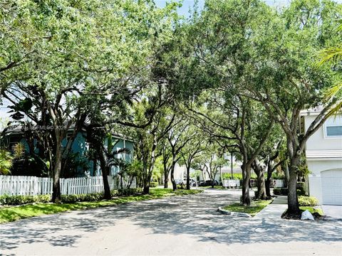Tiny photo for 841 NW 98th Ave, Plantation, FL 33324 (MLS # A12027001)